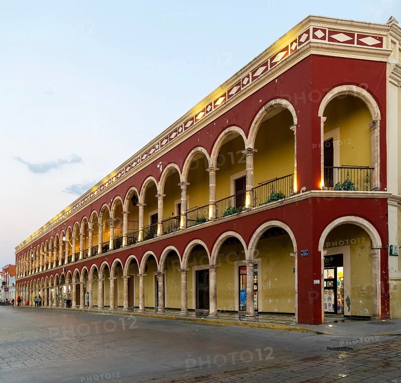 Historical Spanish colonial buildings, Plaza de la Independencia, Campeche city, Campeche State, Mexico, Central America