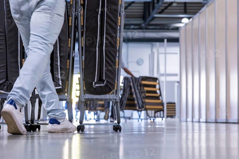 From 14 November to the beginning of January 2023, the Dresden City Council will temporarily use part of the Dresden Trade Fair Centre as refugee accommodation, which will be operated by the Johanniter. Since an increase in the number of refugees, especially from Ukraine, is to be expected due to the season