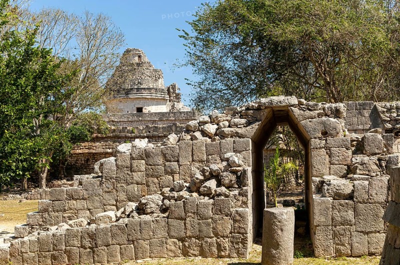Temple of Panels and Observatory building, El Caracol, Chichen Itza, Mayan ruins, Yucatan, Mexico, Central America