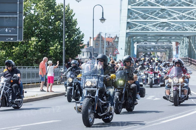 Harley Days Dresden, big ride through the city, here at the Elbe bridge Blaue Wunder
