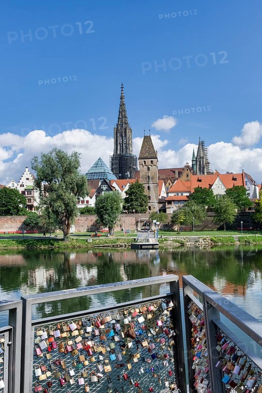 City view, Danube bank with historic old town, fishermen's quarter, butcher's tower and cathedral, viewing platform, friendship castles, Ulm, Baden-Württemberg, Germany, Europe