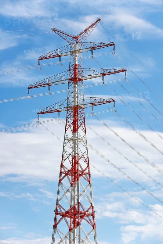 Electricity pylon, high-voltage pylon for crossing 380 kilovolt high-voltage lines over the Elbe, Europe's highest electricity pylon 227 metres high, Elbmarsch, Hetlingen, Schleswig-Holstein, Germany, Europe