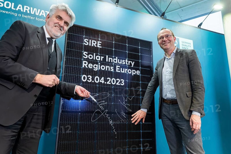 Signing of Saxony-Anhalt's accession to the SIRE network by Minister of State Günther and Minister Willingmann, . Solarwatt is a German manufacturer and supplier of photovoltaic systems for private homes and small businesses