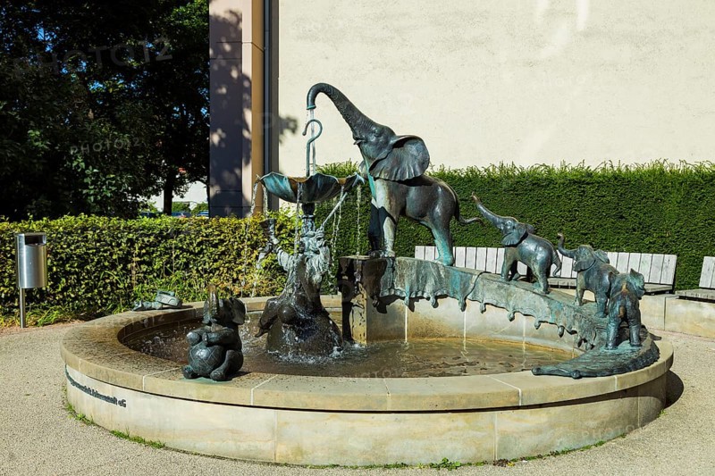 Sarrasani Fountain on Carolaplatz in Dresden, on the site of the circus building destroyed in the Second World War, by sculptor Vinzenz Wanitschke
