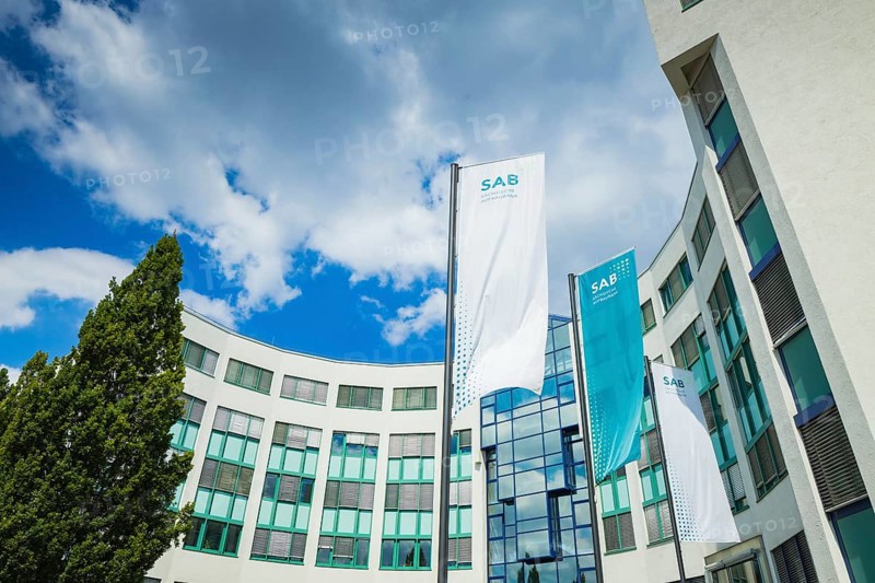 The Sächsische Aufbaubank - Förderbank -, or SAB for short, was founded in 1991 and is the state development institution of the Free State of Saxony. The Free State of Saxony has assumed the guarantor's liability and the maintenance obligation