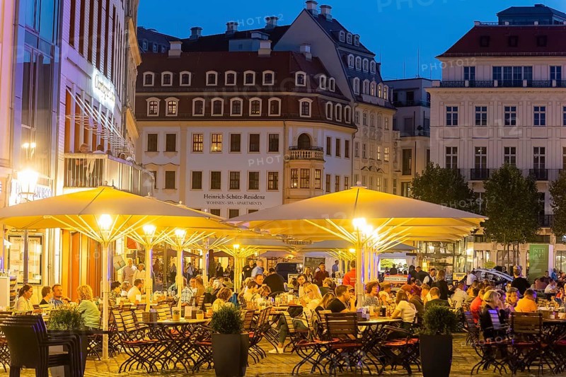 Outdoor gastronomy on Dresden's Neumarkt at the Church of Our Lady, thanks to the current Corona relaxations, a little normality is returning to everyday tourist life