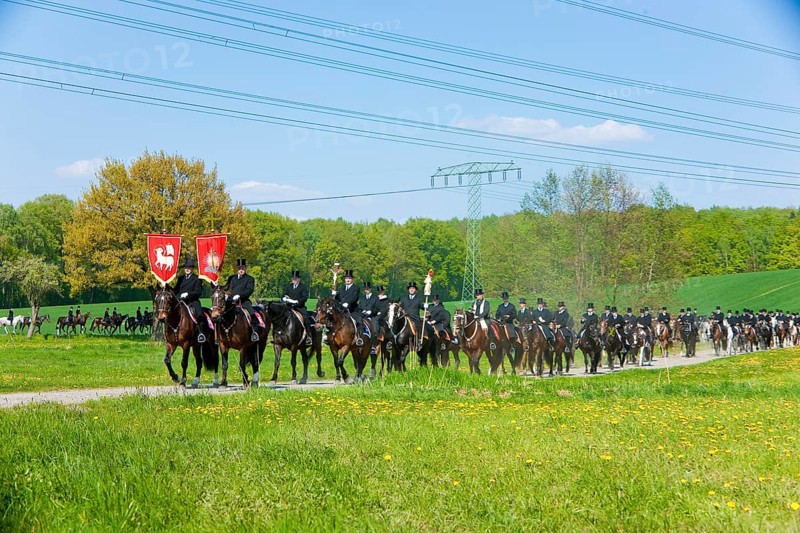 Every year at Easter there are about 5 processions in Lusatia, each with about 200 riders. The Catholic Church continues old Sorbian rites here. Thousands of spectators watch the impressive cavalcades