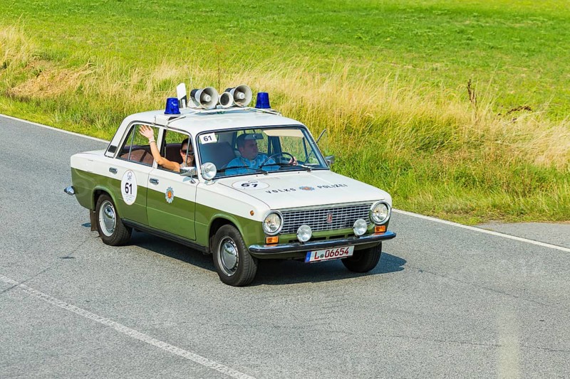 A drive for vintage vehicles. Skilful handling of the vehicle, finding the route by means of the road book and consistent driving style will be assessed. The route, time and drive-through checks as well as special stages are determined by the road book and the boarding card. LADA 2101 1200s 1968 Police version