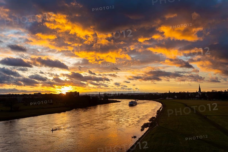 Sunset on the Waldschlösschen Bridge in Dresden