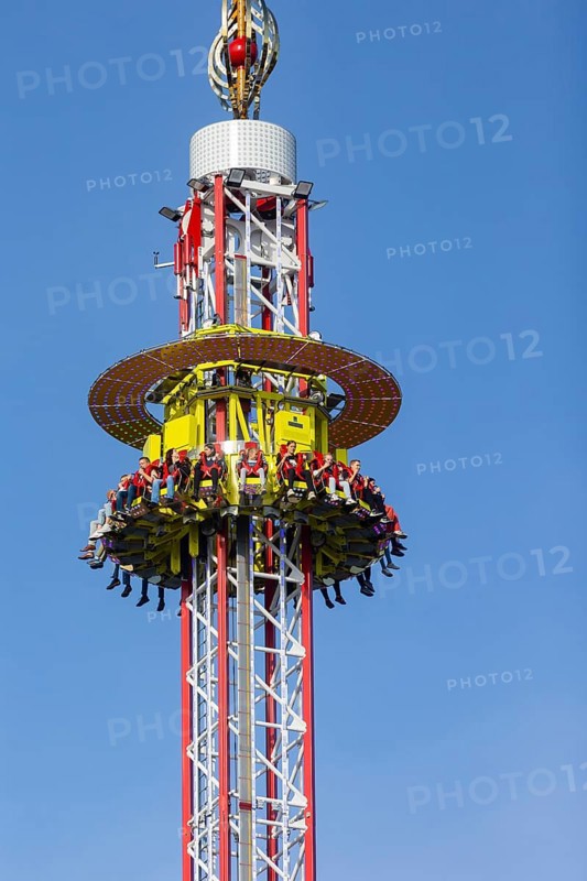 Freefall Extreme The world's largest mobile freefall tower will be in Dresden for the 2021 city festival. The Freefall Extreme is 85 metres high and will be delivered by eight large transporters