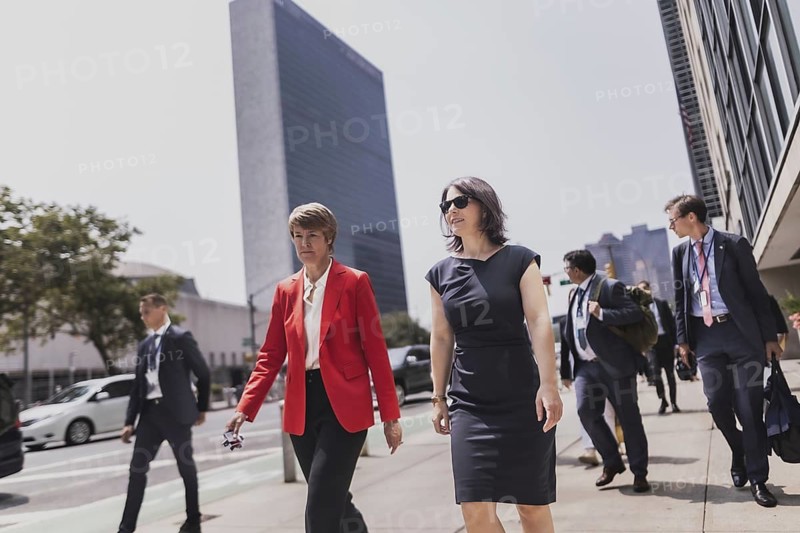 (R-L) Annalena Bärbock (Bündnis 90 Die Grünen), Federal Minister for Foreign Affairs, and Ute Hohoff, Judge at the Federal Supreme Court, photographed on their way from the United Nations Headquarters to the German House in New York City, 17.07.2023. Annalena Bärbock travels to New York to attend the ceremony marking the 25th anniversary of the Rome Statute of the International Court of Justice., New York City, United States, North America