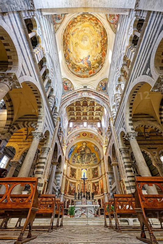 Nave, choir and dome, Cathedral, Cattedrale Metropolitana Primaziale di Santa Maria Assunta, Miracles Square, Piazza dei Miracoli also Campo dei Miracoli, Piazza del Duomo, Pisa, Tuscany, Italy, UNESCO World Heritage Site, Europe