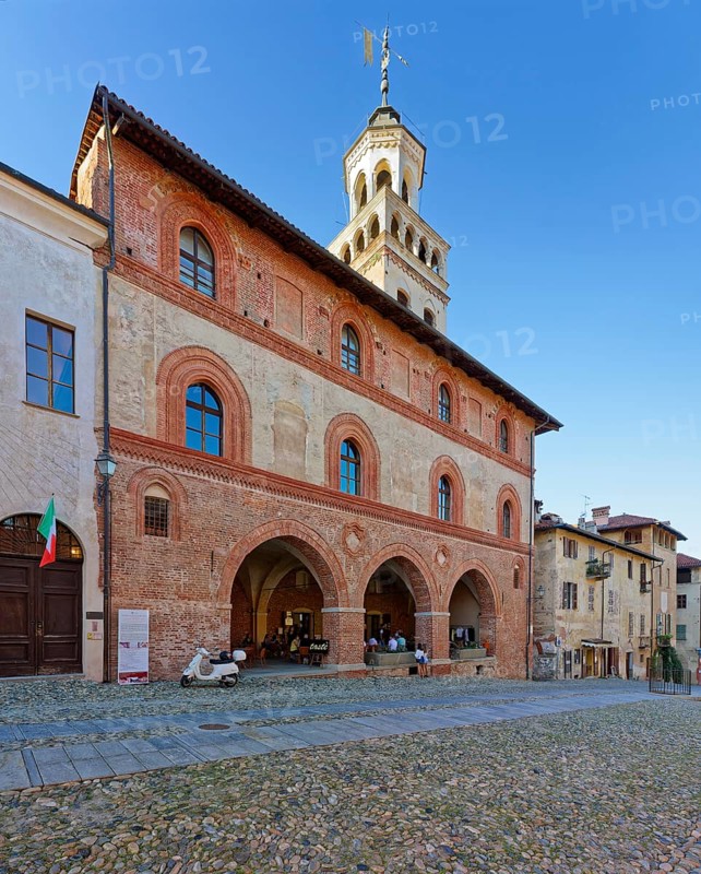 Municipal Palace and Torre Civica, Saluzzo, Province of Cuneo, Piedmont, Italy, Europe