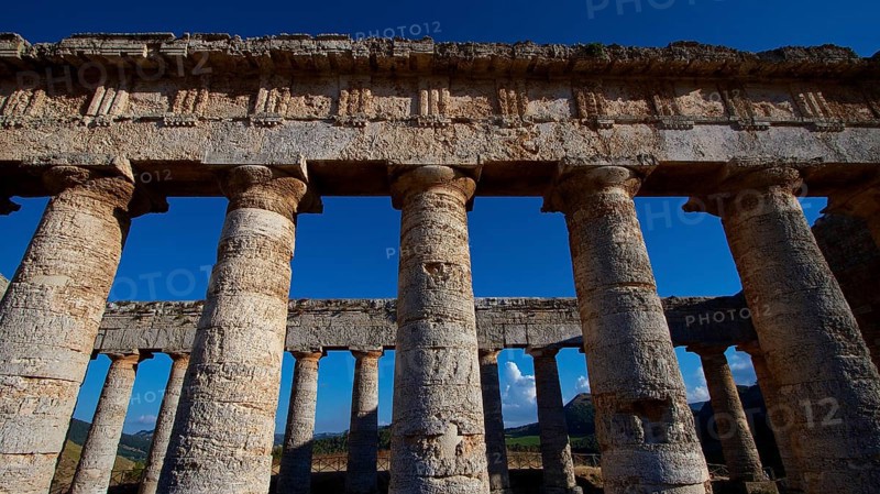 Evening light, Doric temple, side view, columns, chapter, entablature, Segesta, super wide angle shot, ancient site, archaeological site, Doric, Trapani province, Sicily, Italy, Europe