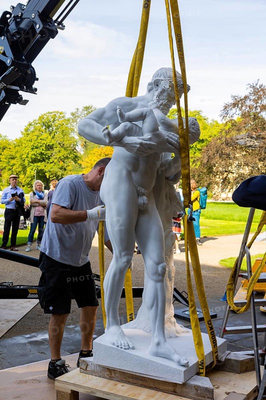 Installation of new marble sculptures