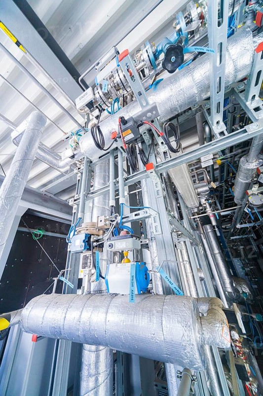 Pilot plant for fuel production. Here, carbon neutral fuel is produced from carbon dioxide and water. All that is needed is water and emission-free electricity. Large-scale projects are being built in Germany and Norway