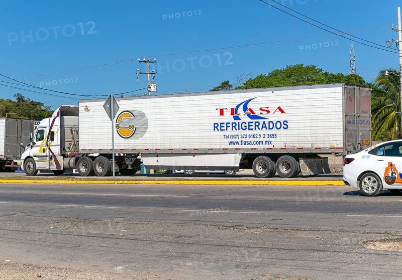 Vehicles road traffic on highway 307, Bacalar, Quintana Roo, Mexico, Tlasa Refrigerated vehicle, Central America
