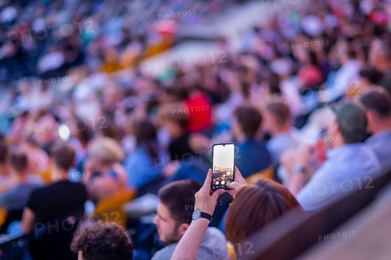 The Film Nights on the banks of the Elbe are Germany's largest open-air cinema festival. They have taken place every summer since 1991 on the Neustädter Elbufer in Dresden and have attracted over 200, 000 viewers in recent years. In 2021 the film nights will start with the Radeberger Fimnacht and 60 Years of Bond: No Time to Die