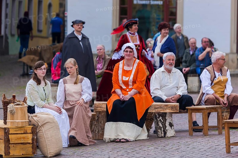 This year's Living Canaletto Picture was re-enacted on Friday, 25 April 2014, 3 pm for approx. 2 times 5 minutes with approx. 50 amateur actors from the association Theophilius Jacobäer, Der Retter e.V. based on the original painting by Bernardo Bellotto, called Canaletto, which was painted in 1752