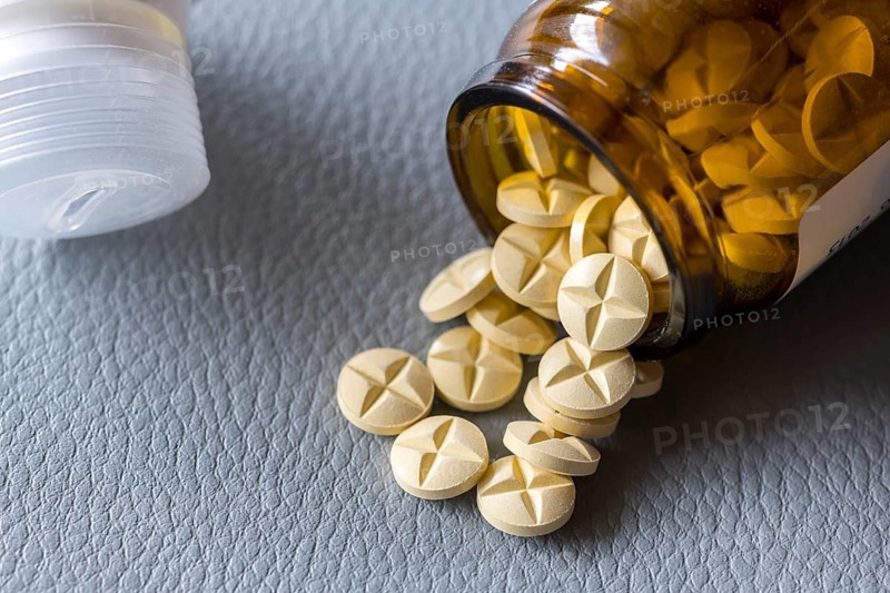Medicines, medicine, tablets with glass jar