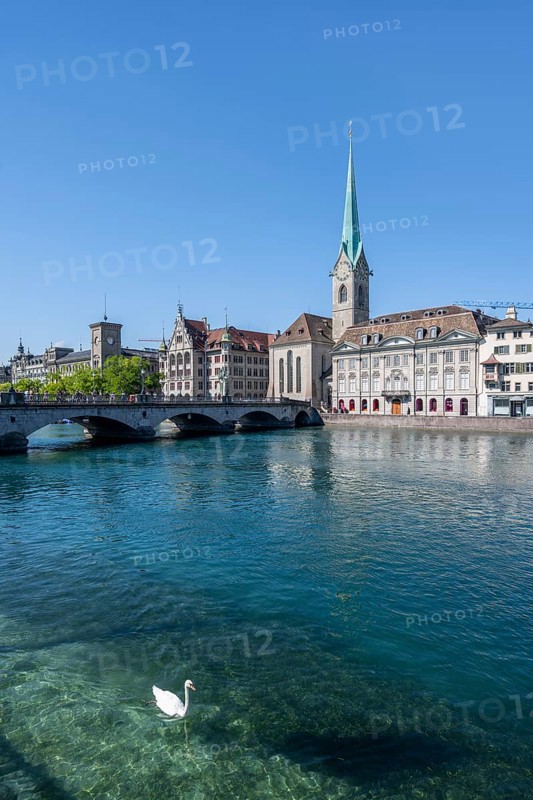 Fraumünster Church, Münster Bridge and Limmat River, Zurich Old Town, Zurich, Canton Zurich, Switzerland, Europe