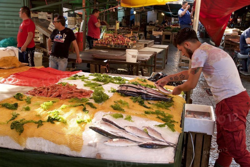 Fish counter, fish seller draping fish, markets, open air, Palermo, capital, Sicily, Italy, Europe