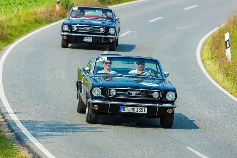A drive for vintage vehicles. Skilful handling of the vehicle, finding the route by means of the road book and consistent driving style will be assessed. The route, time and drive-through checks as well as special stages are determined by the road book and the boarding card. Ford Mustang 1966