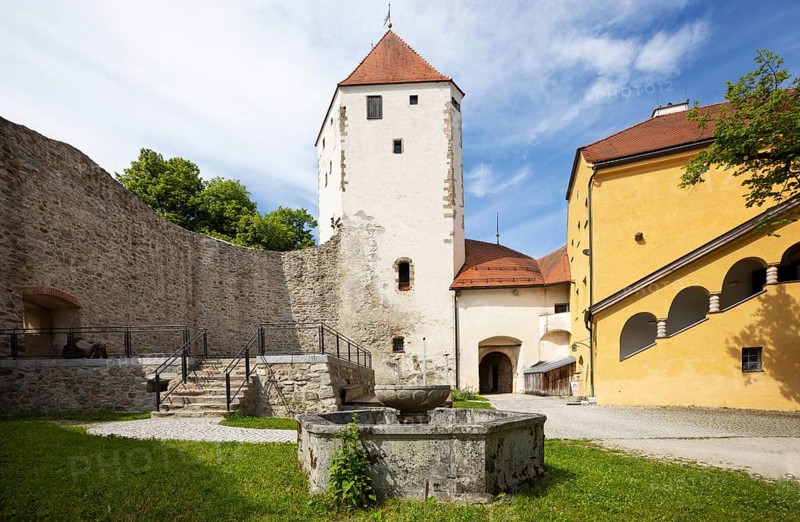 Neuburg am Inn Castle, Neuburg am Inn, Lower Bavaria, Bavaria, Germany, Europe