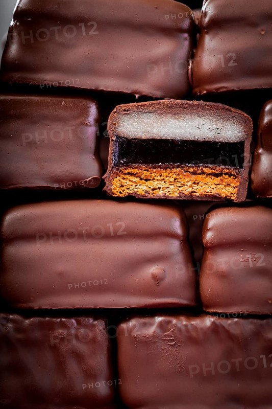The Original Dresden Dominostein is one of Saxony's specialities and celebrated its 80th birthday in 2016. Invented in the 1930s by Dresden chocolatier Herbert Wendler as an emergency praline, the Original Dresden Domino has since become a real tip for connoisseurs and is indispensable at coffee tables during the Christmas season