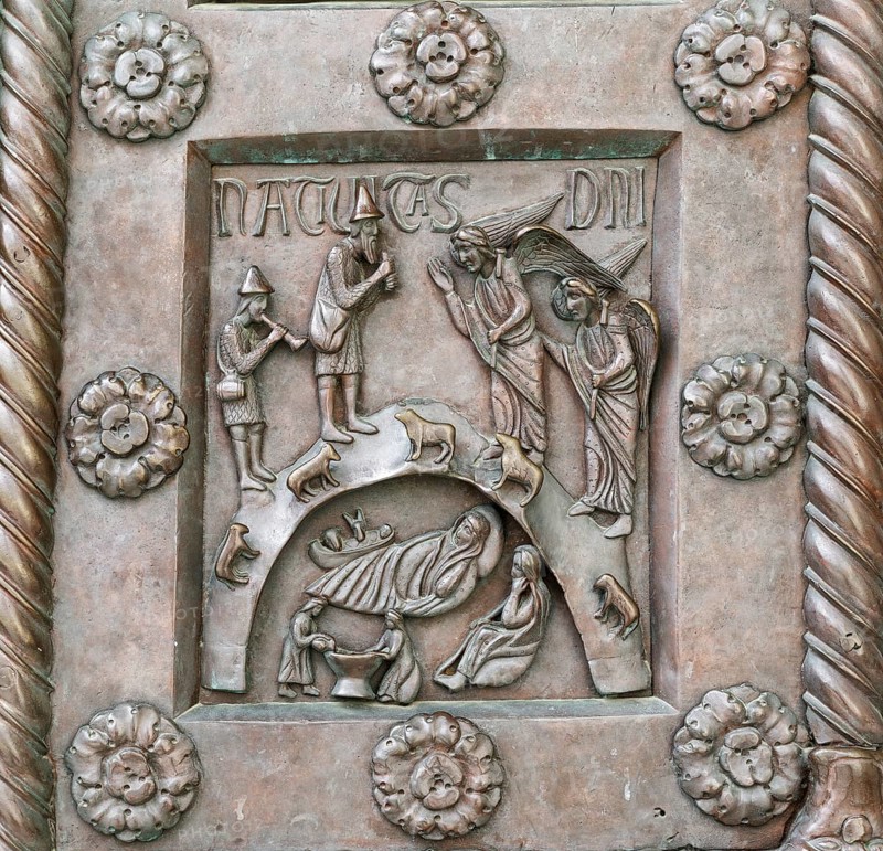Shepherds, Angels and Birth of Jesus Christ, Detail Porta di San Ranieri, Sculptor Bonanus of Pisa, Bonanno Pisano, 1180, Romanesque, Cathedral, Cattedrale Metropolitana Primaziale di Santa Maria Assunta, Miracles Square, Piazza dei Miracoli also Campo dei Miracoli, Piazza del Duomo, Pisa, Tuscany, Italy, UNESCO World Heritage Site, Europe
