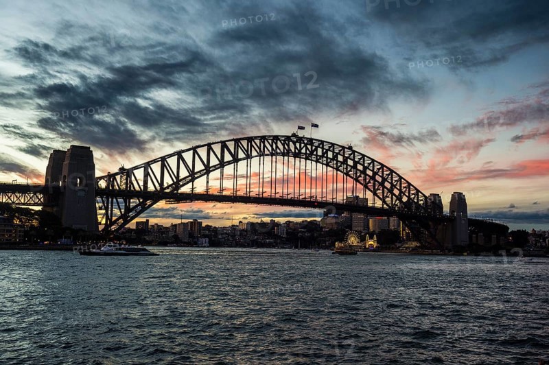 Sunset over Sydney harbour bridge Sydney, New South Wales, Australia, Oceania