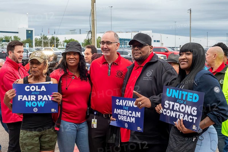 Sterling Heights, Michigan USA, 12 July 2023, United Auto Workers President Shawn Fain began contract bargaining with Ford, General Motors, and Stellantis by visiting workers at the gates of Stellantis' Sterling Heights Assembly Plant.