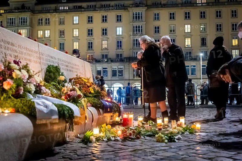 On 13 and 14 February 1945, Dresden was heavily destroyed in three Allied bombing raids. Every year, the people of Dresden commemorate this event in various events. Memorial on the Altmarkt, Dresdeners put up candles