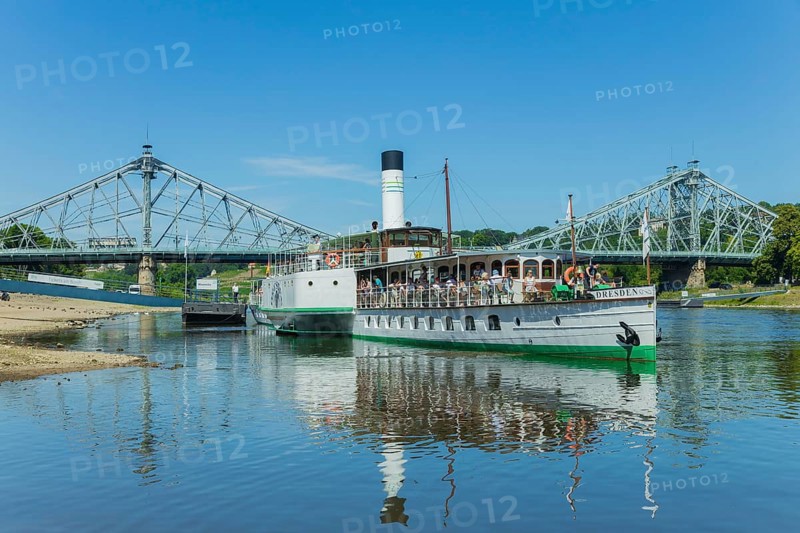 Steamship Dresden from 1926 of the Sächsische Dampfschifffahrtsgesellschaft at the blauen Wunder in Dresden Loschwitz on the river Elbe