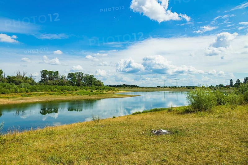 The Oberwartha reservoir was created by the largest earthen dam in Europe at the time when the Silbertal valley was closed off. It is located near Oberwarth on the outskirts of Dresden. It feeds the Niederwartha pumped storage plant