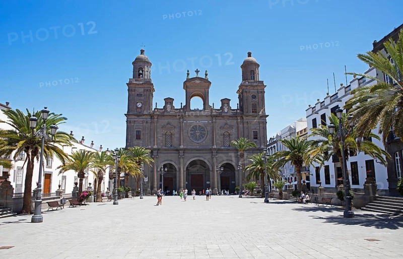 Santa Ana Cathedral, Las Palmas, in front the Plaza de Santa Ana, Las Palmas Province, Gran Canaria, Canary Islands, Spain, Europe