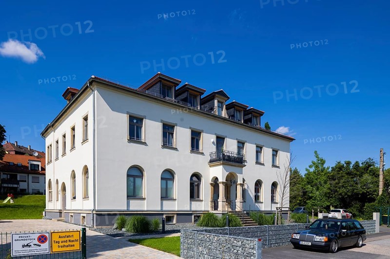 Mockritz is a district of Dresden in the city district of Plauen. Together with Kleinpestitz, it forms the statistical district Kleinpestitz Mockritz.Former inn, today residential house