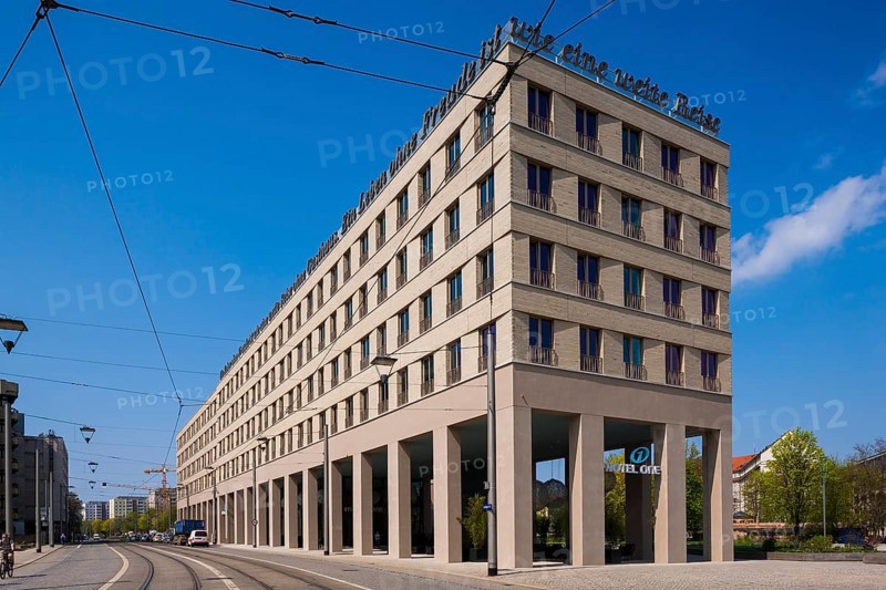Office and hotel building, Motel One at Postplatz Zwingerforum