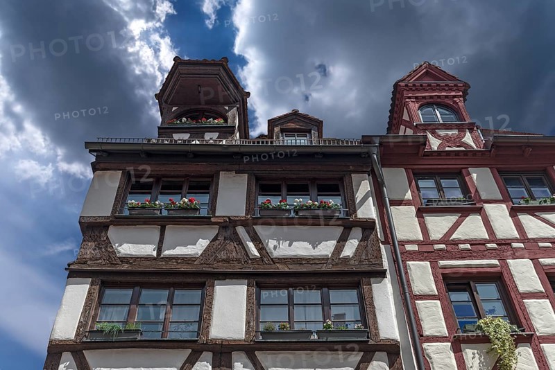 Historic half-timbered houses with roof-lift bay, Untere Krämergasse 18, and roof-lift bay, Untere Krämergasse 16, Nuremberg, Middle Franconia, Bavariam, Germany, Europe