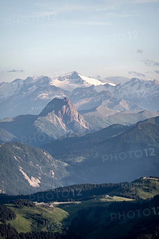 Evening atmosphere, view of Grossvenediger and Venediger group in the Hohe Tauern, in front Grosser Rettenstein, dramatic mountain landscape, view from Scheffauer, Tyrol, Austria, Europe