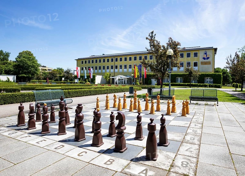 Outdoor chess in the spa gardens in front of the Europa Therme, Bad Füssing, Lower Bavaria, Bavaria, Germany, Europe