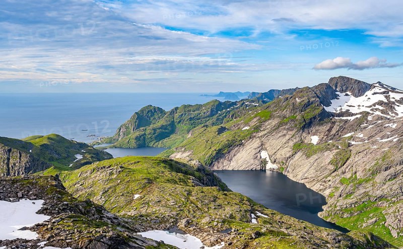 Mountain landscape with steep rocky peaks and lake FJerddalsvatnet and Stuvdalsvatnet, sea view, Moskenesoya, Lofoten, Nordland, Norway, Europe