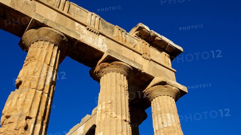 Super wide angle shot, detail, columns, chapter, entablature, Temple E, Hera Temple, Selinunte, Archaeological Site, Temple, Southwest Sicily, Sicily, Italy, Europe
