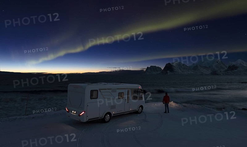 Motorhome in winter on pitch under the Northern Lights (Aurora borealis), Aurora Borealis, Storsandnes Beach, Myrland, Lofoten, Norway, Europe