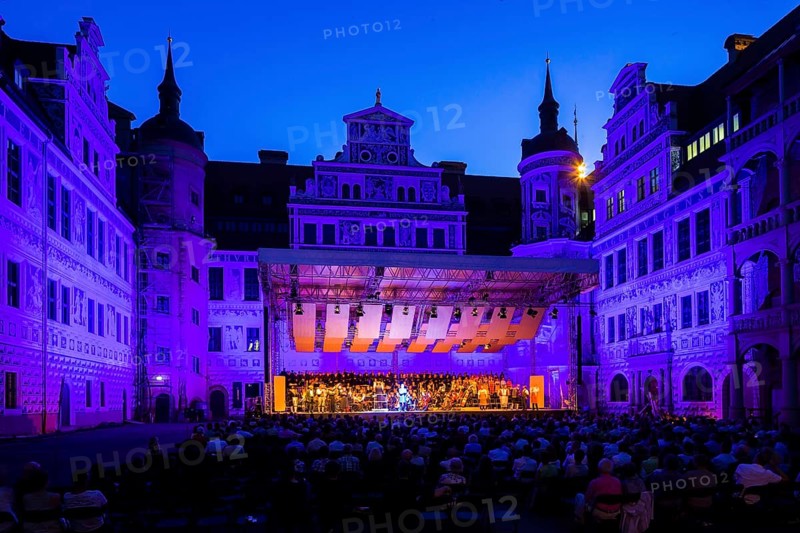 Dresden Music Festival in the large courtyard of the Dresden Residence Palace, Feuersnot, by Richard Strauss With the Dresden Festival Orchestra and choir and soloists of the Semper Opera, a musically and atmospherically entrancing experience in the open air