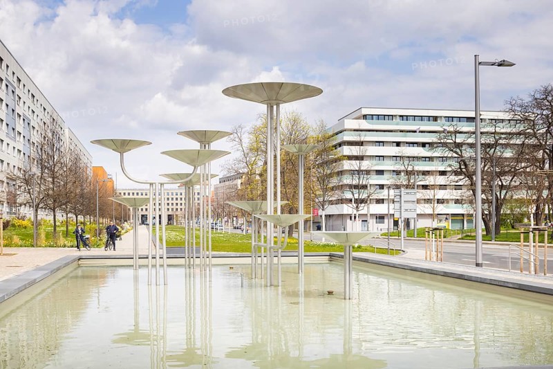 The bowl fountain by leonie Wirth, which was moved from Prager Strasse after a long break, now stands on Marienstrasse in Dresden's city centre