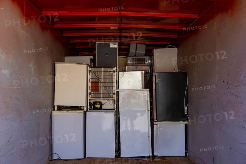 Pilot project on waste prevention and reuse launched. Reuse instead of throwing away: From June 2022, Dresdeners will be able to hand in usable goods and old electrical appliances that they no longer need themselves at two recycling centres. This is a sustainable way to give things a second life. This pilot project will initially run until autumn 2023. Refrigerator container