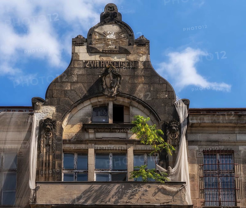 Zum Hufeisen, old still standing ruin of the Tacheles, Oranienburger Strasse, Mitte, Berlin, Germany, Europe
