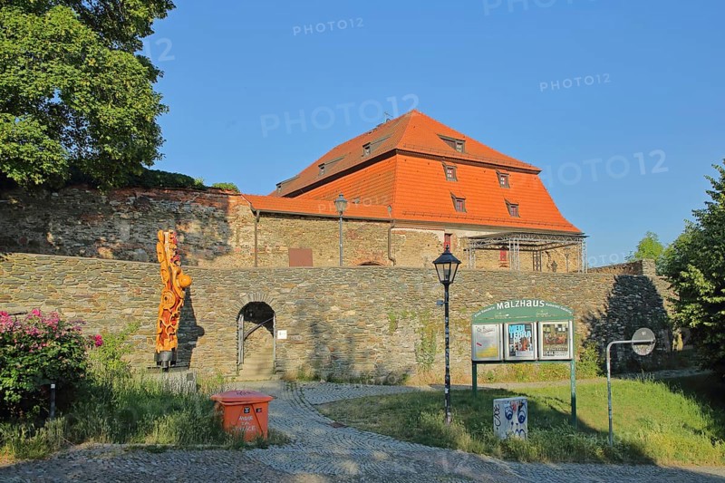 Historic Malt House with sculpture (M) eine Antwort by Thomas Thiele 1996, city fortification, wood sculpture, wood, abstract, wood carving, my, one, Plauen, Vogtland, Saxony, Germany, Europe