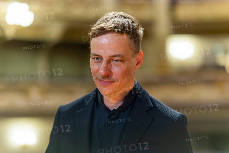 SemperOperaball is back! After a three-year break due to the pandemic, the Semper Opera will open its doors again on 23 February 2024 for the most beautiful night of the year . The ball will be hosted by Game of Thrones star Tom Wlaschiha